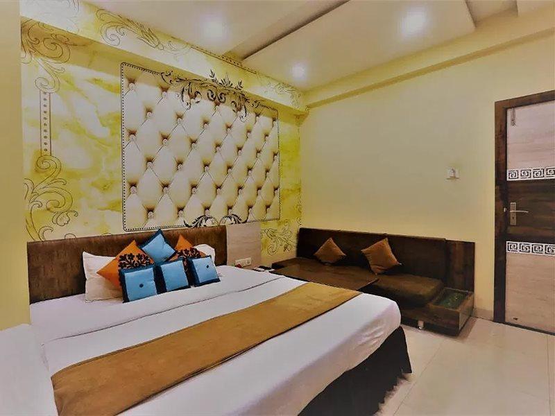 The Ashoka Hotel Indore Exterior foto