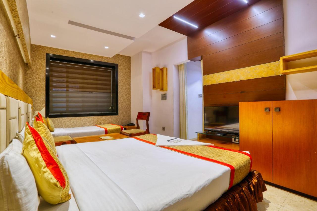 The Ashoka Hotel Indore Exterior foto