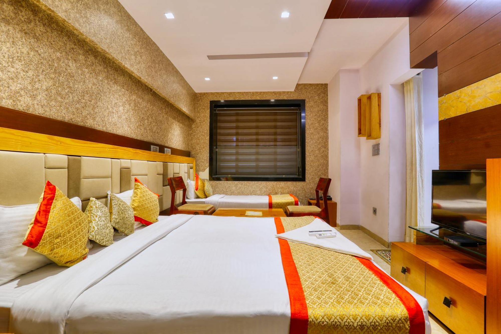 The Ashoka Hotel Indore Exterior foto