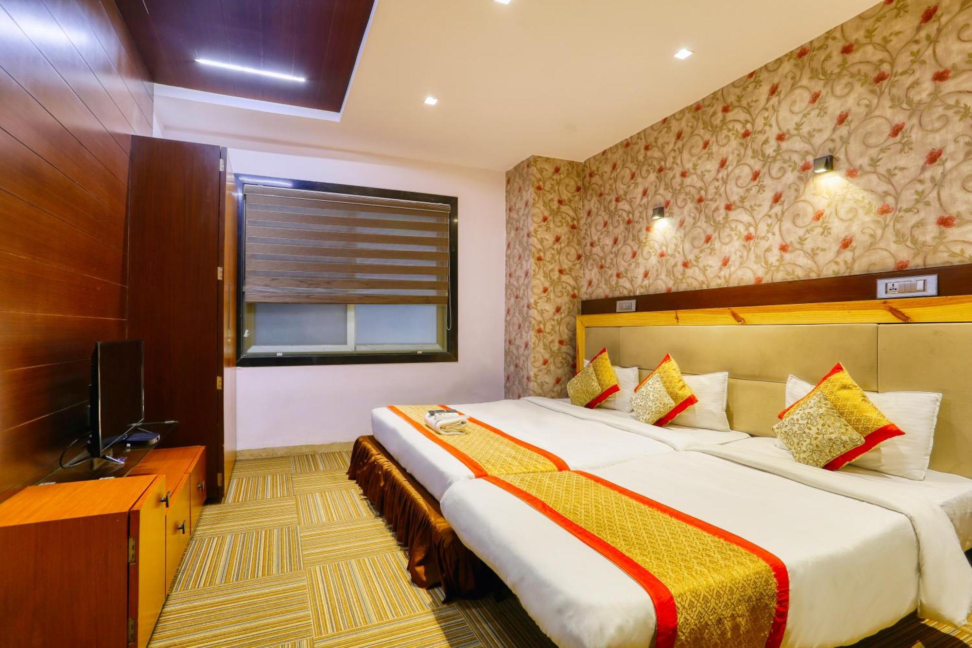 The Ashoka Hotel Indore Exterior foto