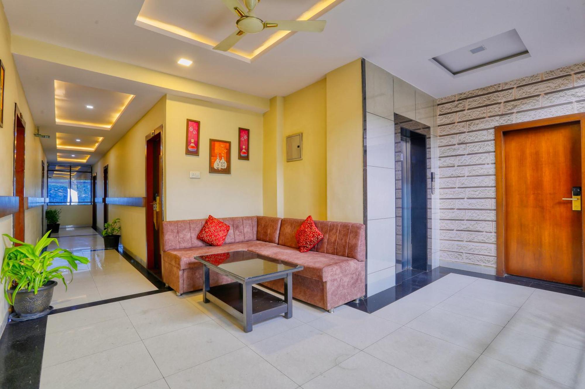 The Ashoka Hotel Indore Exterior foto