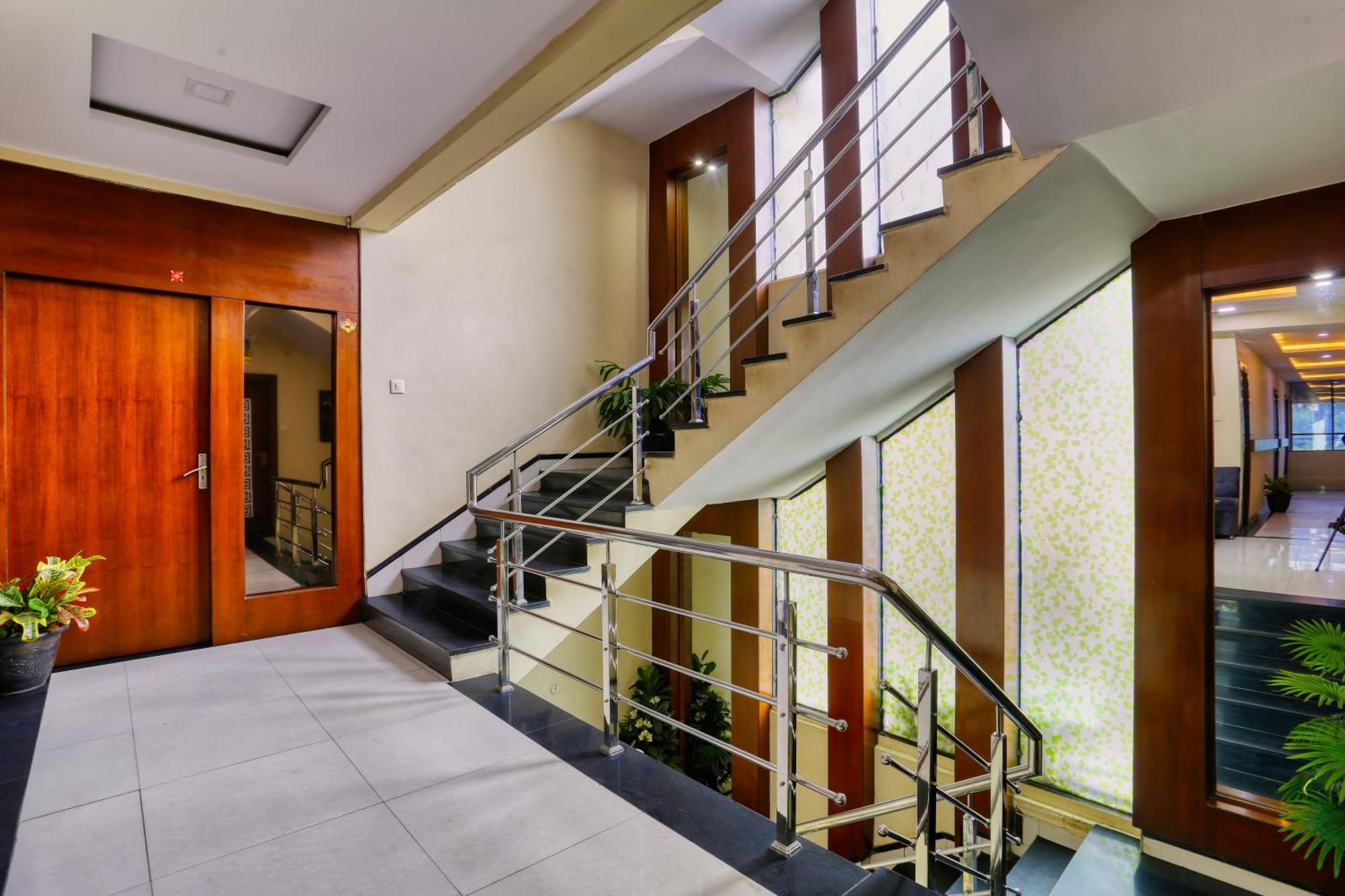 The Ashoka Hotel Indore Exterior foto