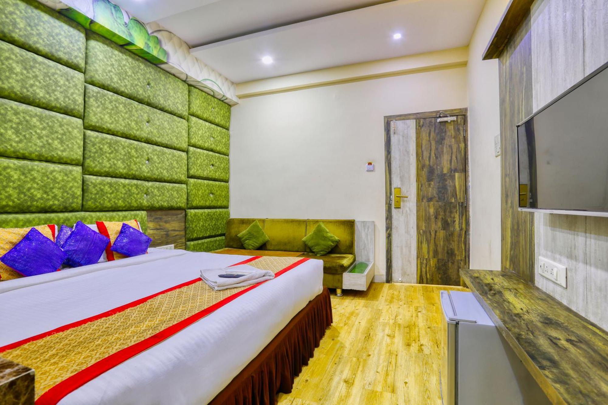 The Ashoka Hotel Indore Exterior foto