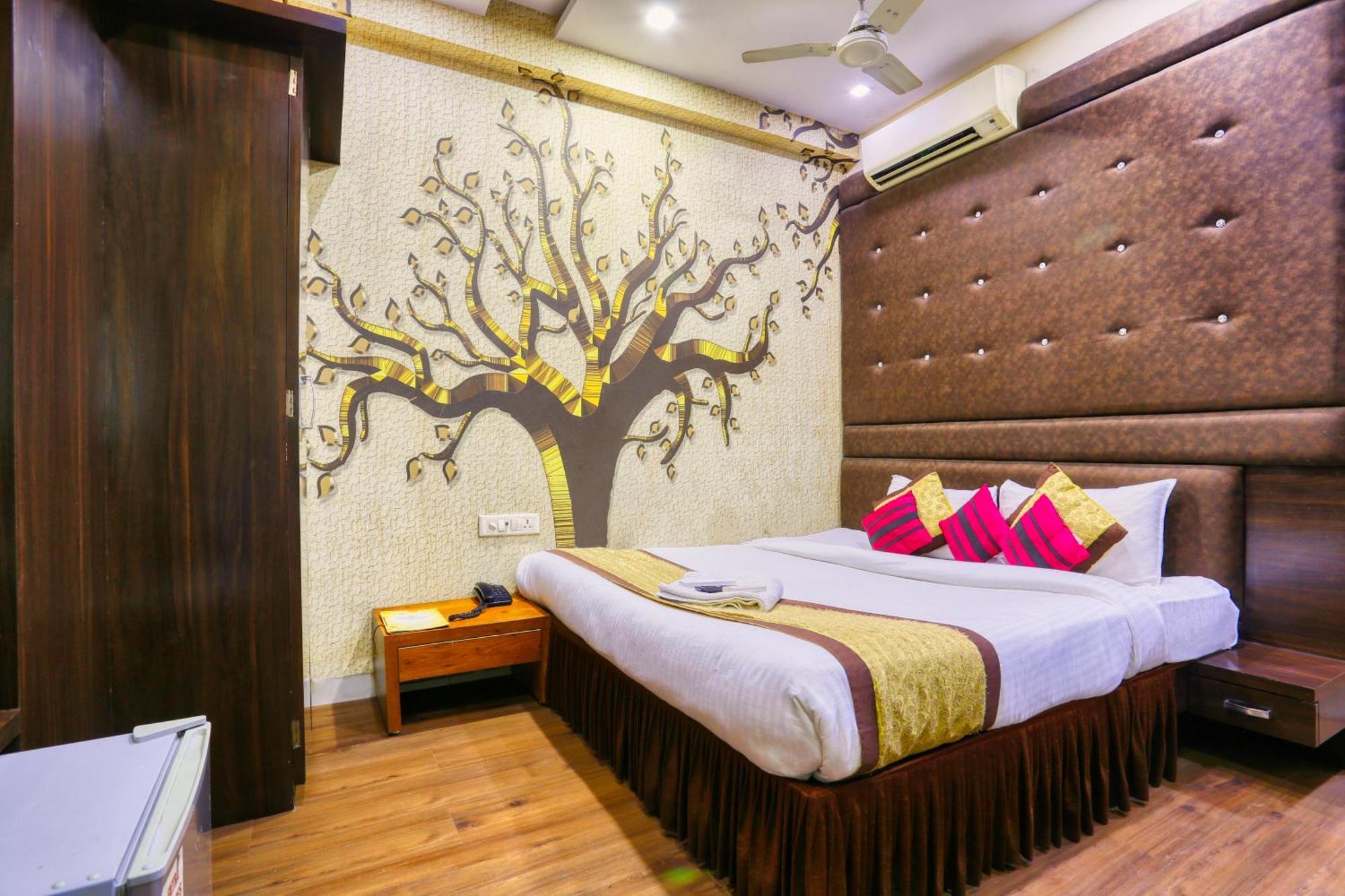 The Ashoka Hotel Indore Exterior foto