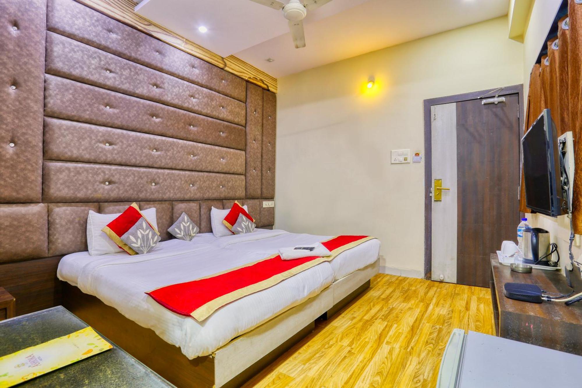 The Ashoka Hotel Indore Exterior foto