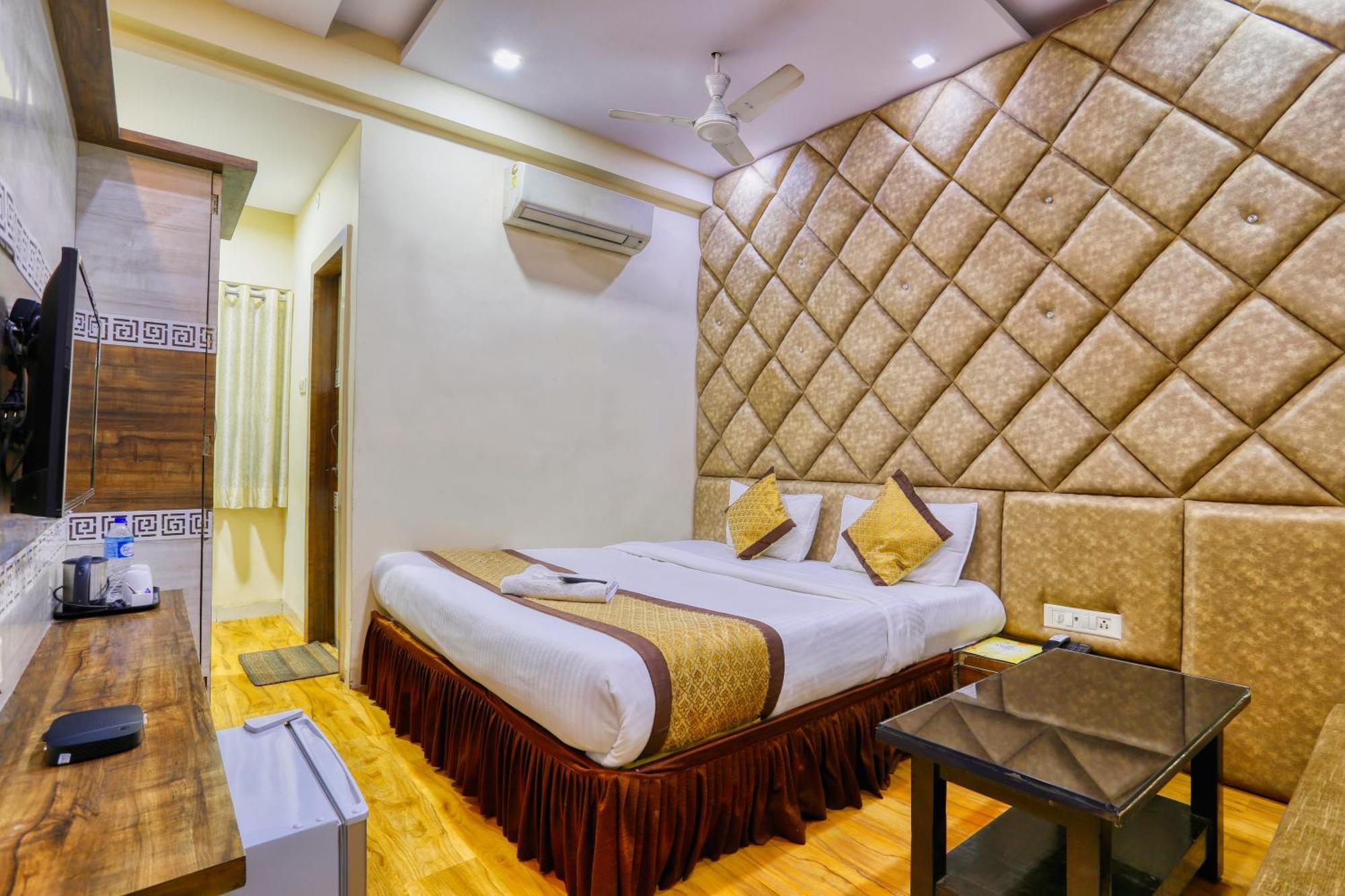 The Ashoka Hotel Indore Exterior foto