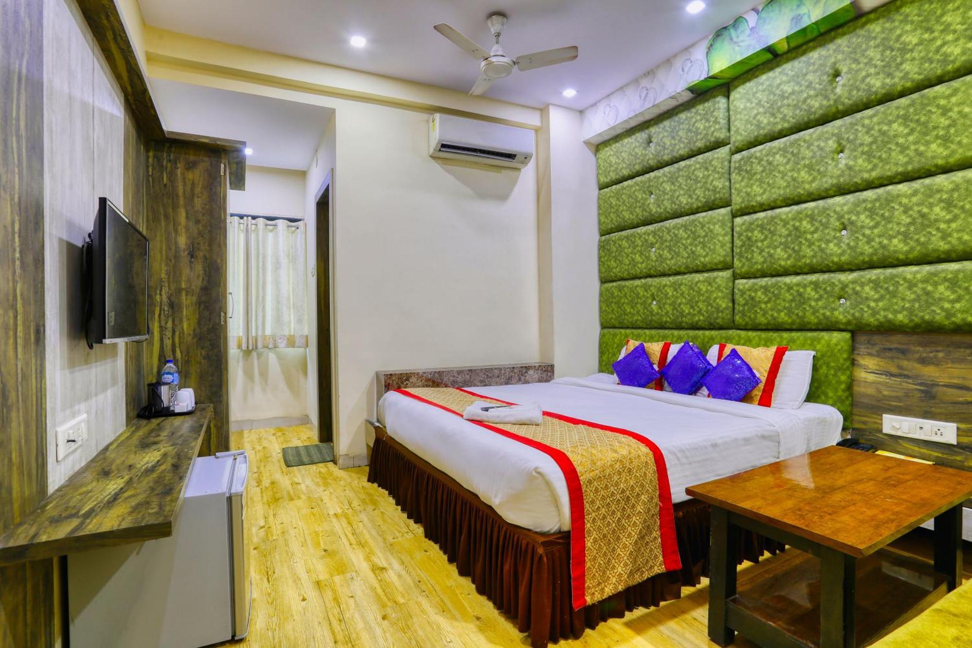 The Ashoka Hotel Indore Exterior foto